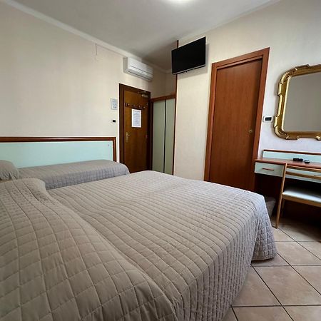 Hotel Svizzera Arma di Taggia Exterior foto