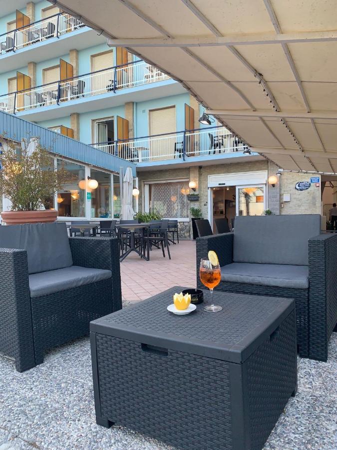 Hotel Svizzera Arma di Taggia Exterior foto